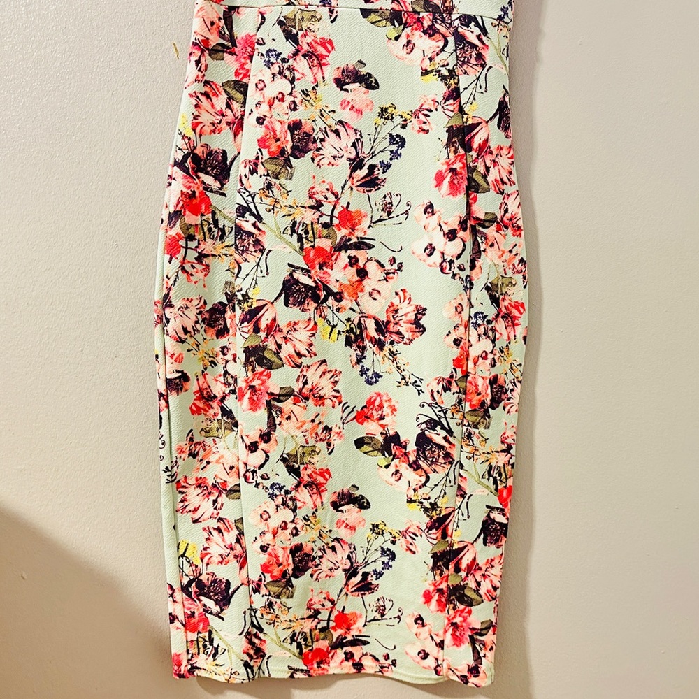 Floral Dress - Picture 7 of 8